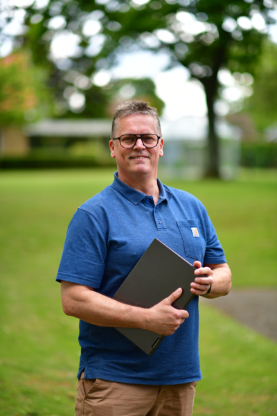 Anders med laptop_low