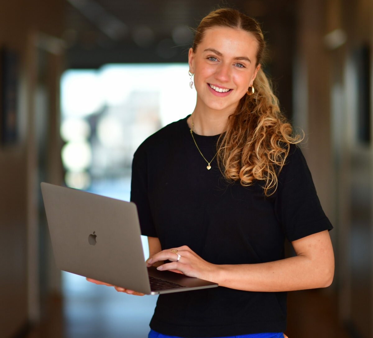 DSC_9080 spejlvendt og lavere web