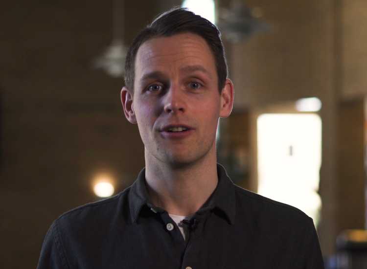 Thumbnail_Daniel_video-om-AMU