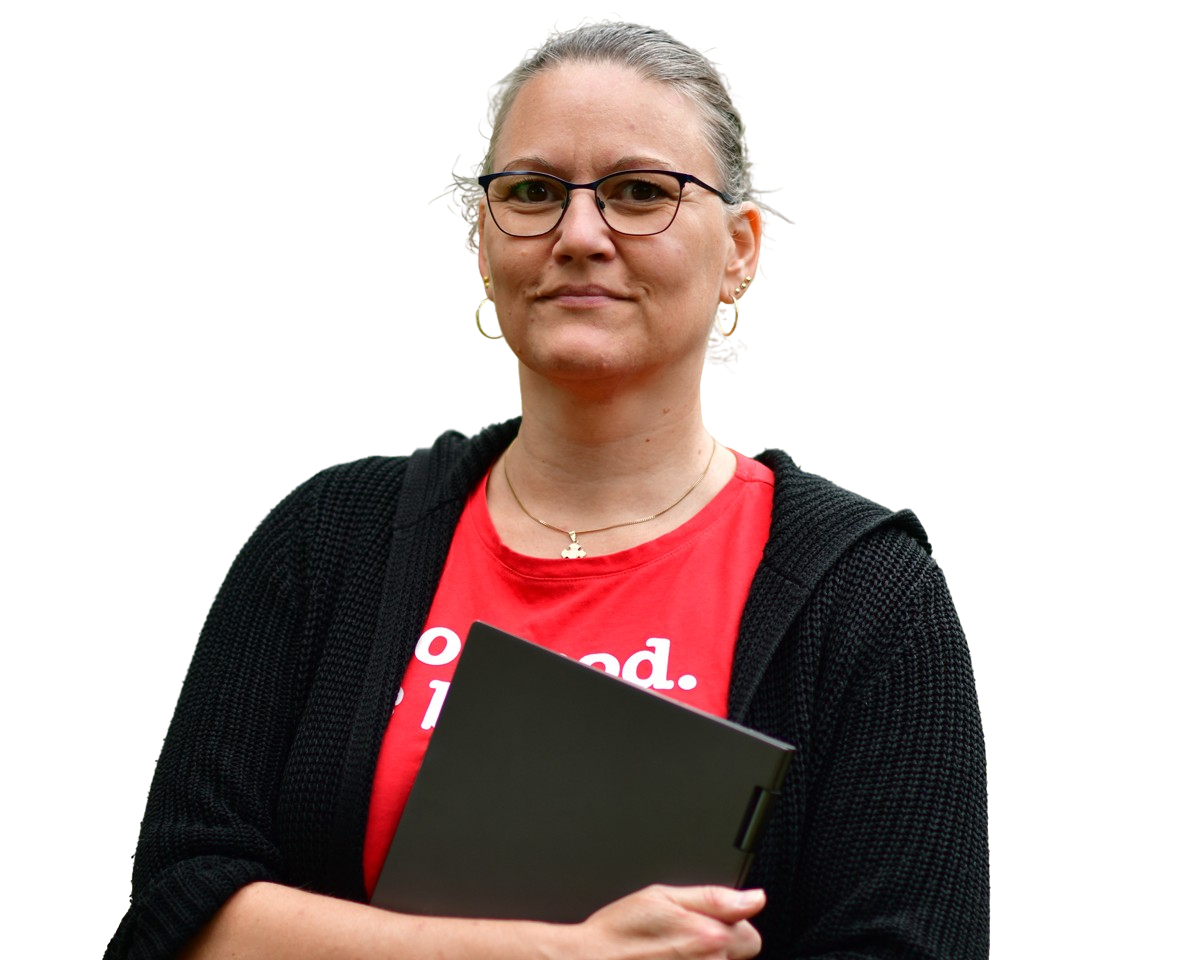 kursist_rød_trøje5x4-removebg