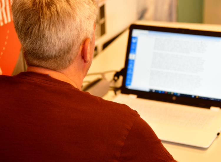 mand-ved-pc_1000x1000